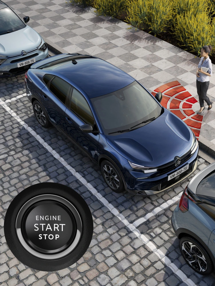 Widok z góry Citroëna C4 X zaparkowanego podkreślający system Keyless Entry & Start.