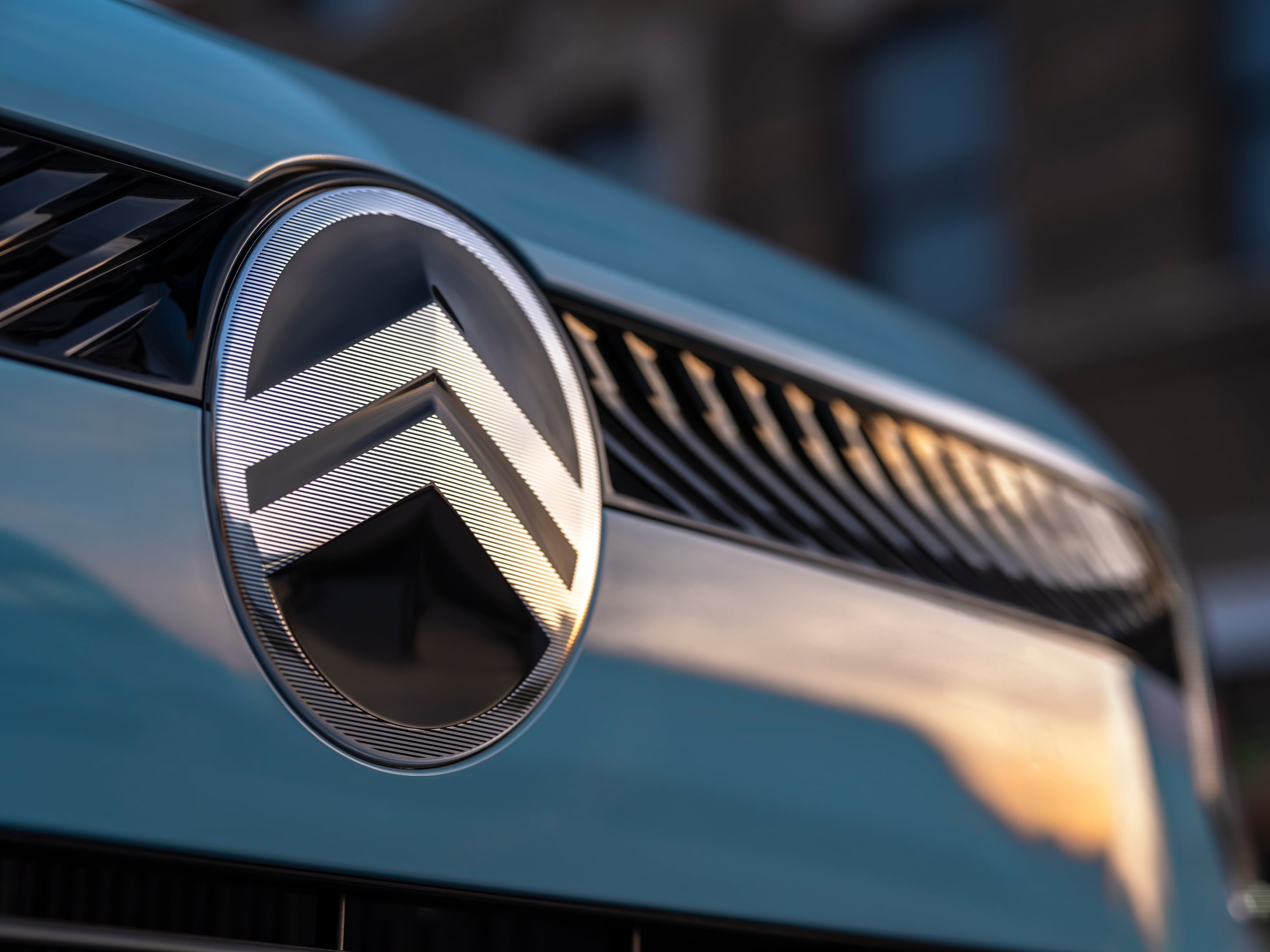 eC3 Citroën front logo details