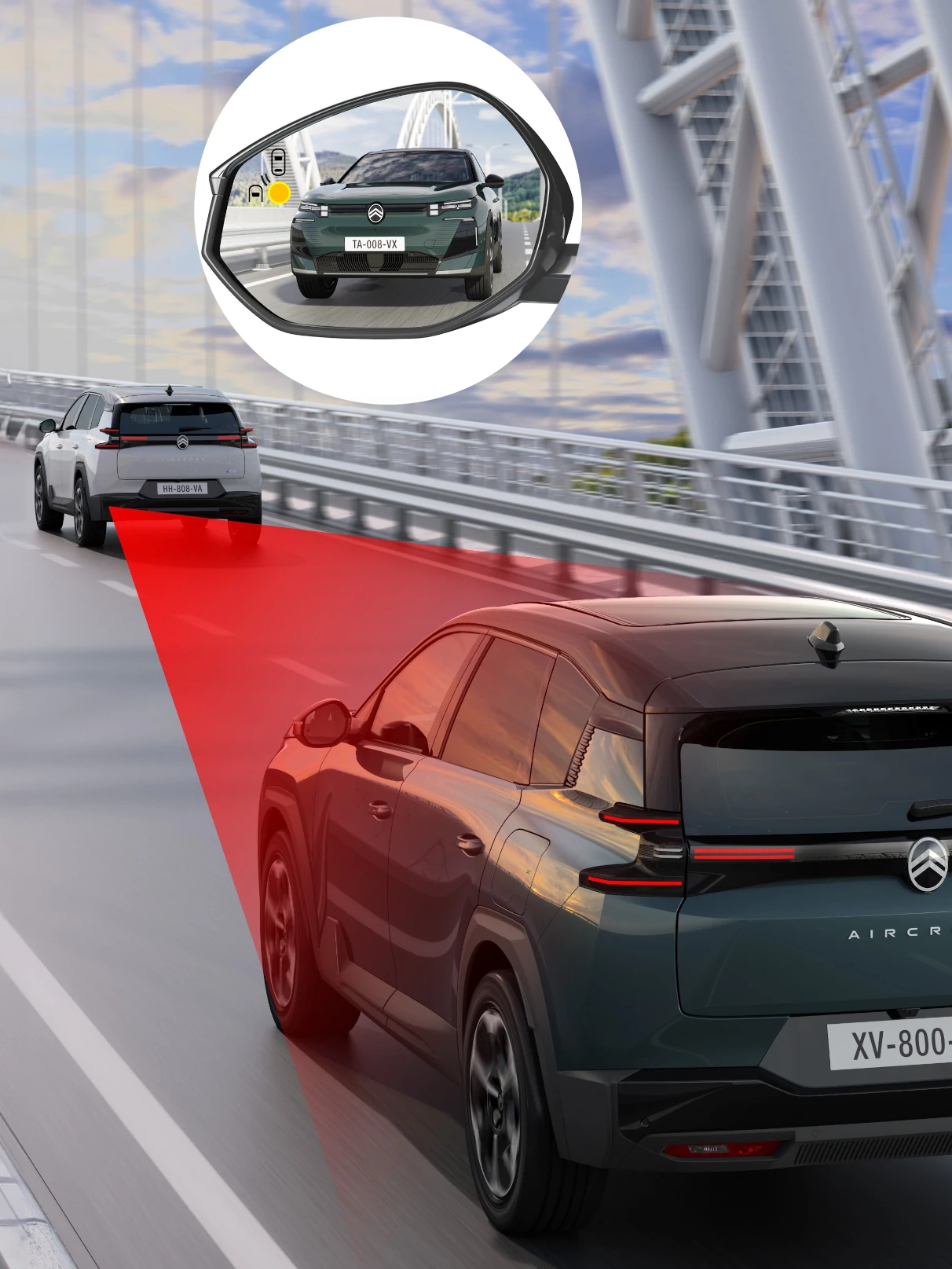 Widok tyłu C5 Aircross z systemem Blind Spot Detection zwiększającym bezpieczeństwo