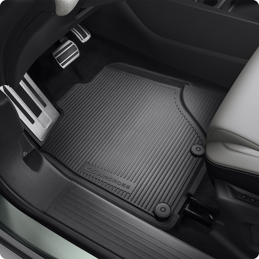 Wnętrze C5 Aircross z dywanikami całorocznymi