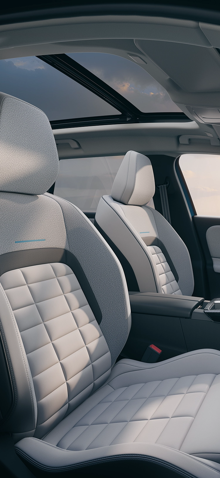 Widok wnętrza Citroëna C5 Aircross Emeraude z boku, ukazujący fotele Citroën Advanced Comfort, przestrzeń i funkcjonalność rodzinnego SUV-a
